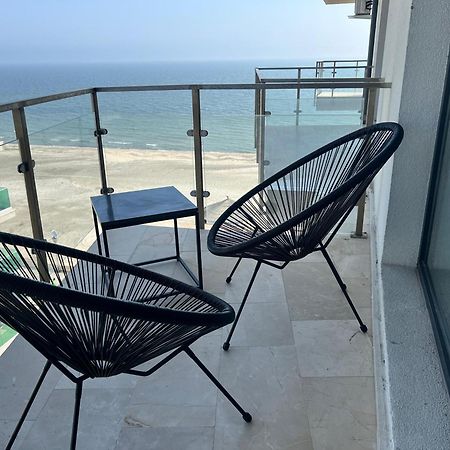 Cosmopolitan - Studio Pe Plaja Cu Vedere La Mare & Loc Parcare Gratis Navodari Exterior photo