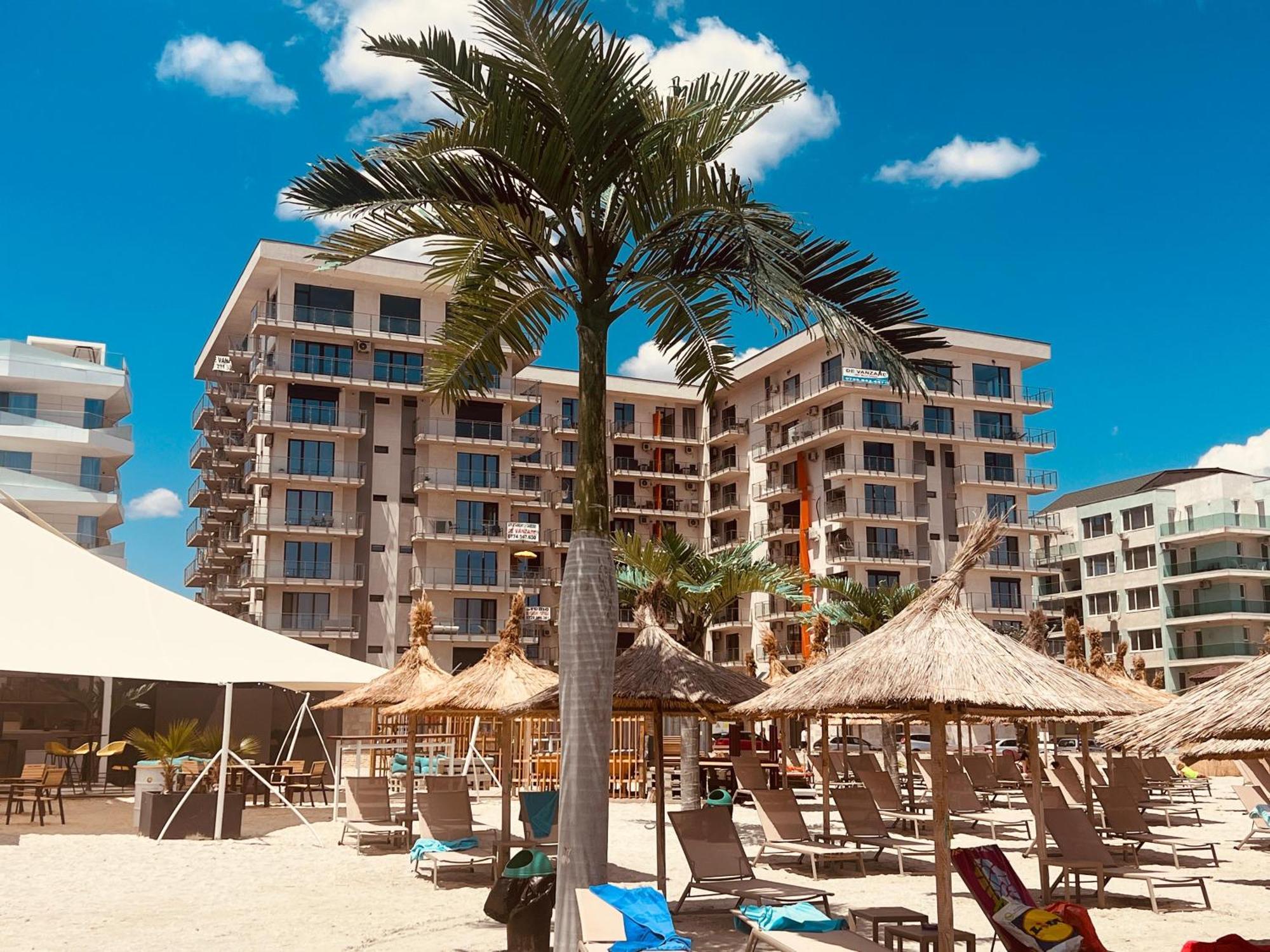 Cosmopolitan - Studio Pe Plaja Cu Vedere La Mare & Loc Parcare Gratis Navodari Exterior photo